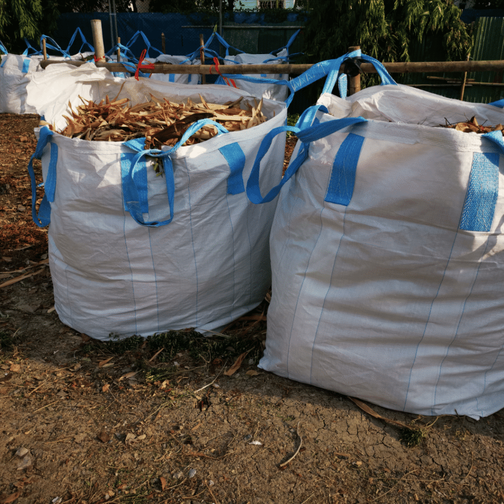 Big-bag rempli de gravats